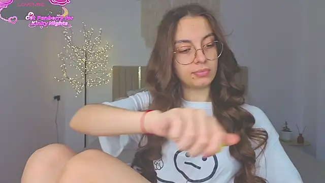 Real cutie1 online show from December 3, 2025, 1:43 pm