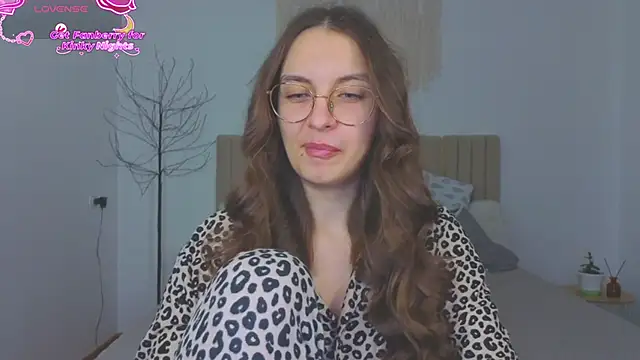 Real cutie1 online show from December 2, 2025, 1:57 pm