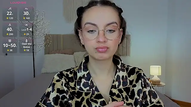 Real cutie1 online show from July 15, 2026, 12:45 pm