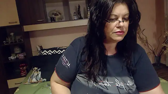 Claudia 71love online show from October 24, 2025, 9:25 pm