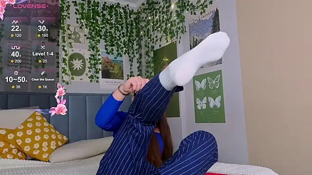 Ashley Pierce online show from November 26, 2025, 4:12 am