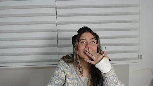 Snapshot of Rachell_criss chatting on November 25, 2025, 3:51 am Rachell criss online show from November 25, 2025, 3:51 am