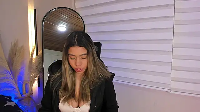 Snapshot of Rachell_criss chatting on October 25, 2025, 4:00 am Rachell criss online show from October 25, 2025, 4:00 am