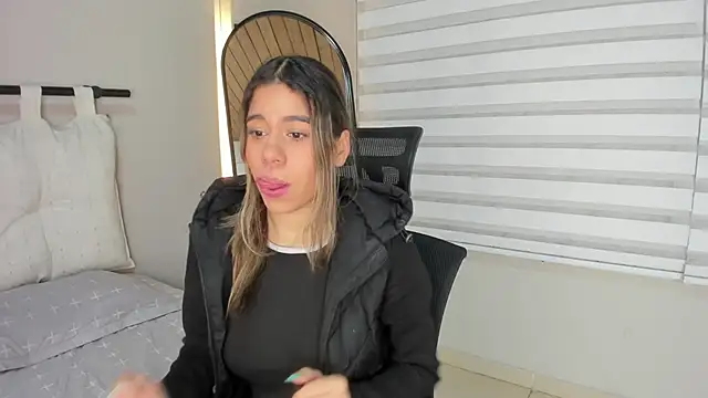 Snapshot of Rachell_criss chatting on November 29, 2025, 4:01 am Rachell criss online show from November 29, 2025, 4:01 am