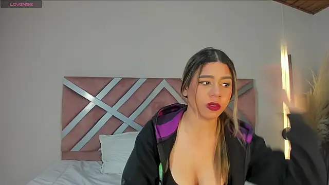 Snapshot of Rachell_criss chatting on October 21, 2025, 4:01 am Rachell criss online show from October 21, 2025, 4:01 am