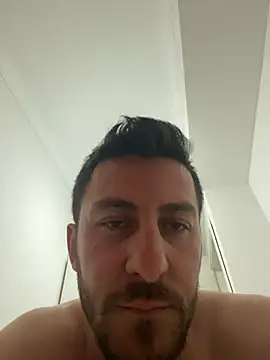 emredenizz07 online show from November 5, 2025, 1:47 pm