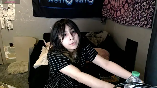 London Ray online show from October 15, 2025, 8:44 am