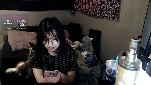 London Ray online show from November 8, 2025, 7:23 am