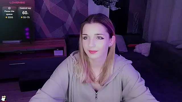 Snapshot of Sandy_Belle chatting on November 6, 2025, 9:30 pm Sandy Belle online show from November 6, 2025, 9:30 pm