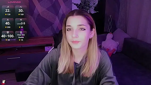 Snapshot of Sandy_Belle chatting on November 20, 2025, 7:47 pm Sandy Belle online show from November 20, 2025, 7:47 pm