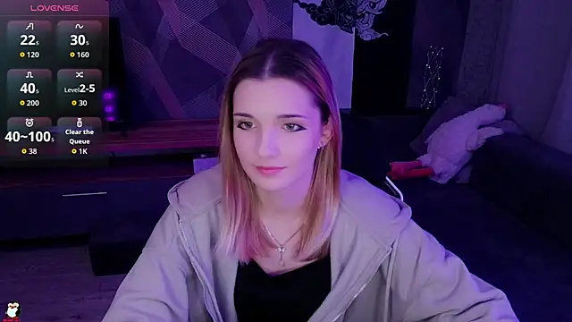 Snapshot of Sandy_Belle chatting on October 22, 2025, 6:40 pm Sandy Belle online show from October 22, 2025, 6:40 pm