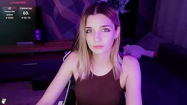 Snapshot of Sandy_Belle chatting on October 8, 2025, 7:25 pm Sandy Belle online show from October 8, 2025, 7:25 pm