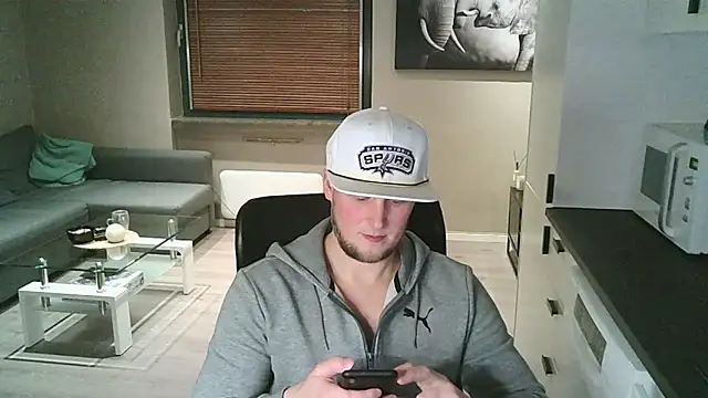 Dartanjanas13 online show from November 12, 2025, 5:28 pm