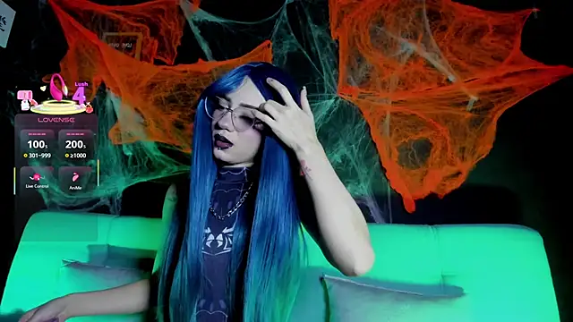 madiixwatson online show from October 31, 2025, 10:12 am