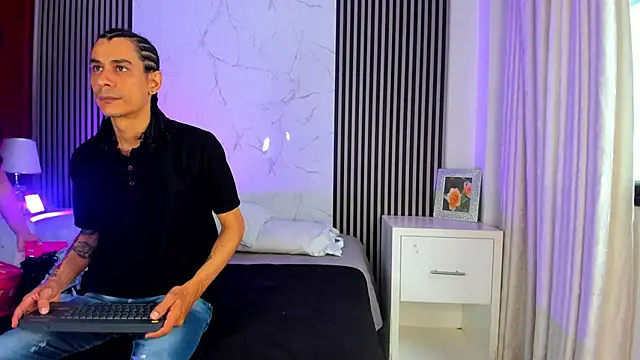 JackAndRosse  online show from October 12, 2025, 1:34 pm