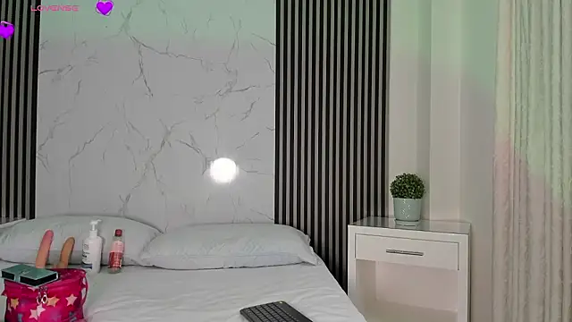 Snapshot of JackAndRosse_ chatting on March 9, 2026, 1:14 pm JackAndRosse online show from March 9, 2026, 1:14 pm