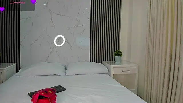 Snapshot of JackAndRosse_ chatting on February 25, 2026, 1:11 pm JackAndRosse online show from February 25, 2026, 1:11 pm