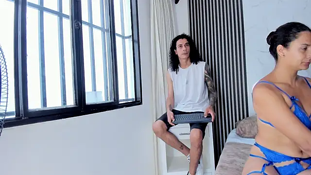 Snapshot of JackAndRosse_ chatting on July 19, 2026, 1:19 pm JackAndRosse online show from July 19, 2026, 1:19 pm