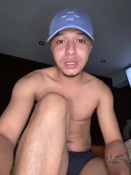 Snapshot of Mlkrrp chatting on November 12, 2025, 1:10 am Mlkrrp online show from November 12, 2025, 1:10 am