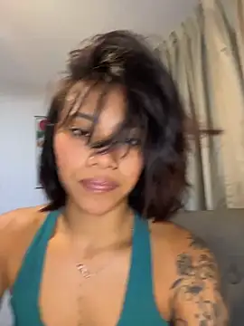 Snapshot of Nia_Desire chatting on June 17, 2026, 7:19 am Nia Desire online show from June 17, 2026, 7:19 am