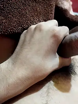 Snapshot of saneer69tew chatting on October 16, 2025, 7:00 pm saneer69tew online show from October 16, 2025, 7:00 pm