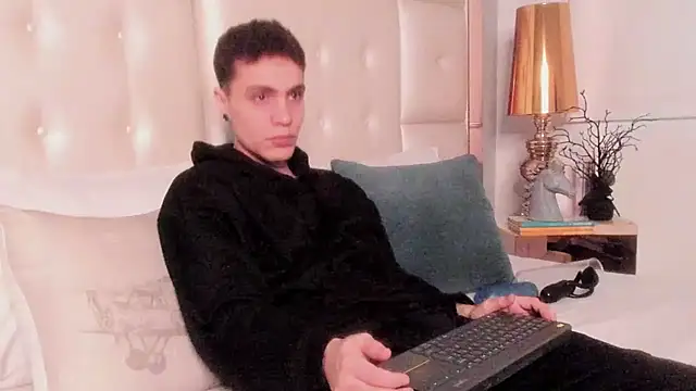 dark sun302 online show from February 1, 2026, 8:51 pm