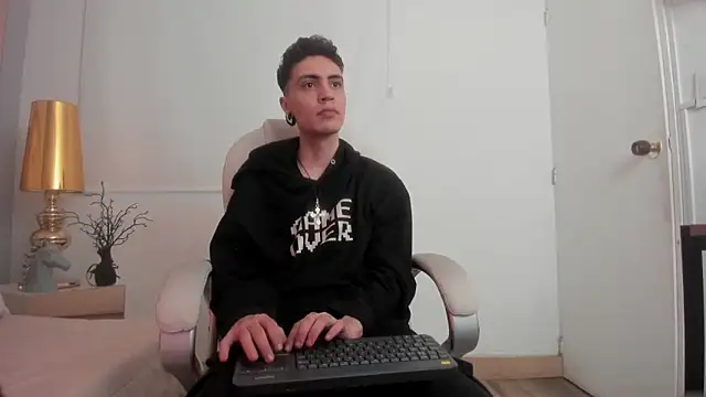 dark sun302 online show from December 4, 2025, 9:58 pm