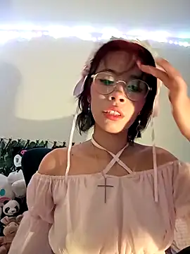 Snapshot of dolliette24 chatting on November 16, 2025, 9:19 pm dolliette24 online show from November 16, 2025, 9:19 pm