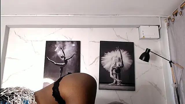 Snapshot of Evaa_18 chatting on November 7, 2025, 5:50 pm Evaa 18 online show from November 7, 2025, 5:50 pm