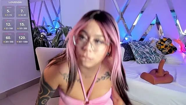 Snapshot of mendez_michelle chatting on June 30, 2026, 9:15 pm mendez michelle online show from June 30, 2026, 9:15 pm