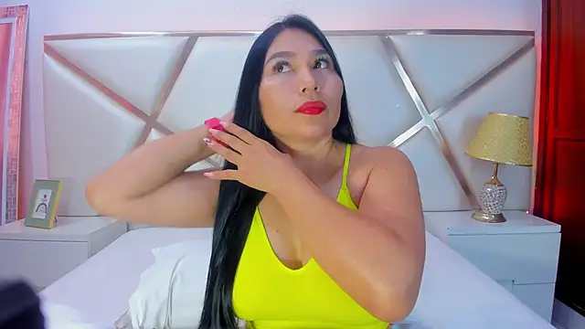 KarinaGomezxxx online show from September 17, 2025, 2:08 pm