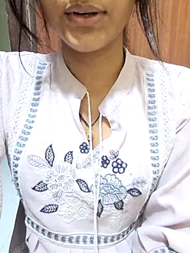 Snapshot of Raj-kumari chatting on July 9, 2026, 5:23 pm Raj-kumari online show from July 9, 2026, 5:23 pm