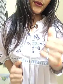 Snapshot of Raj-kumari chatting on June 18, 2026, 4:45 pm Raj-kumari online show from June 18, 2026, 4:45 pm