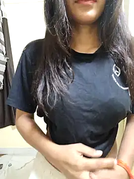 Snapshot of Raj-kumari chatting on June 5, 2026, 11:43 pm Raj-kumari online show from June 5, 2026, 11:43 pm