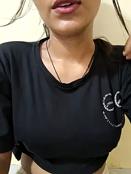 Snapshot of Raj-kumari chatting on July 7, 2026, 3:20 am Raj-kumari online show from July 7, 2026, 3:20 am