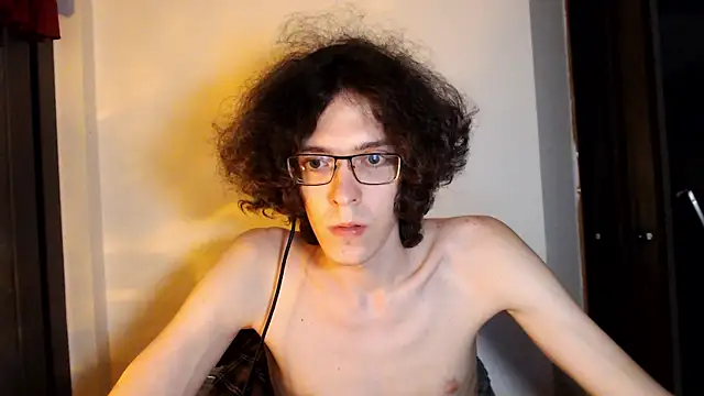 LovesomeCookie online show from May 3, 2026, 3:48 pm