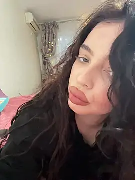 Snapshot of Hannah_xBaby chatting on November 14, 2025, 1:48 pm Hannah xBaby online show from November 14, 2025, 1:48 pm