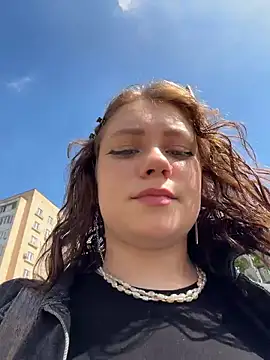 Snapshot of lucy-joy chatting on May 13, 2026, 9:49 am lucy-joy online show from May 13, 2026, 9:49 am