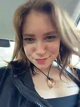Snapshot of lucy-joy chatting on May 17, 2026, 10:04 am lucy-joy online show from May 17, 2026, 10:04 am