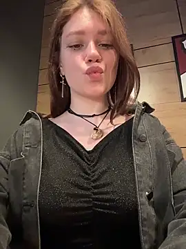 lucy-joy online show from May 6, 2026, 9:24 am