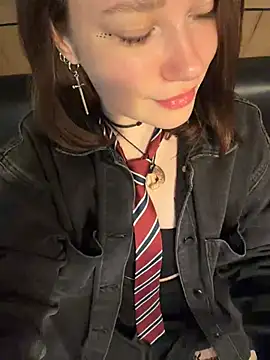 Snapshot of lucy-joy chatting on May 9, 2026, 8:18 am lucy-joy online show from May 9, 2026, 8:18 am