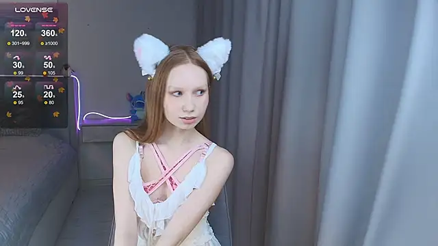 Snapshot of FoxyMira chatting on November 7, 2025, 1:15 pm FoxyMira online show from November 7, 2025, 1:15 pm