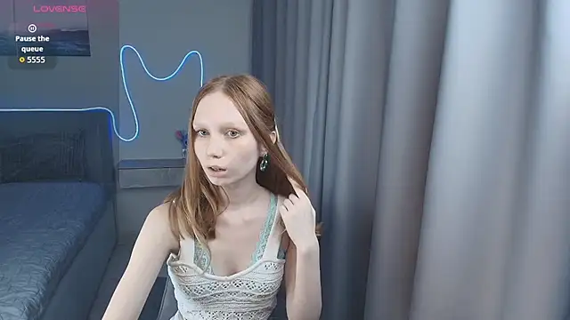 Snapshot of FoxyMira chatting on September 9, 2025, 12:58 pm FoxyMira online show from September 9, 2025, 12:58 pm