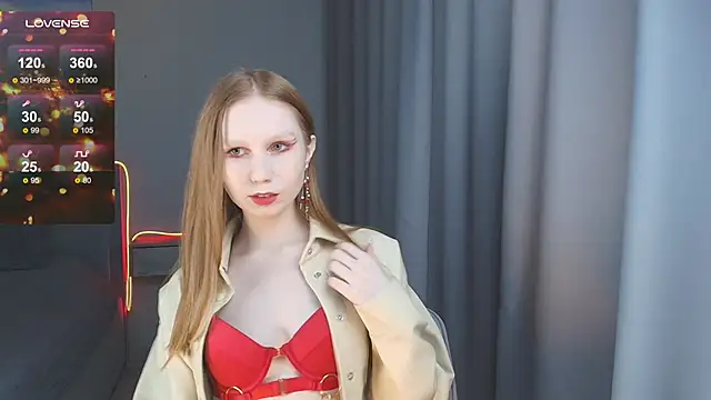 Snapshot of FoxyMira chatting on December 5, 2025, 1:43 pm FoxyMira online show from December 5, 2025, 1:43 pm