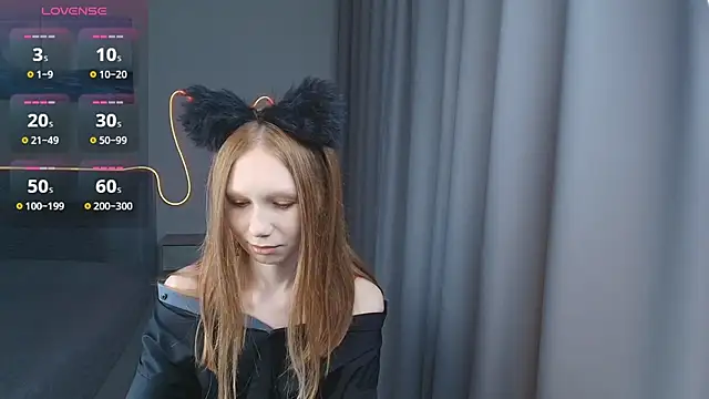 Snapshot of FoxyMira chatting on September 23, 2025, 1:29 pm FoxyMira online show from September 23, 2025, 1:29 pm