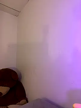 Snapshot of Emily_Taylor2 chatting on October 1, 2025, 2:27 am Emily Taylor2 online show from October 1, 2025, 2:27 am