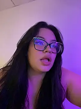 Snapshot of Emily_Taylor2 chatting on October 5, 2025, 4:36 am Emily Taylor2 online show from October 5, 2025, 4:36 am