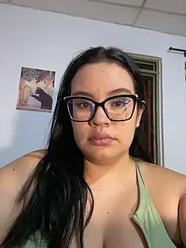 Snapshot of Emily_Taylor2 chatting on October 10, 2025, 1:50 am Emily Taylor2 online show from October 10, 2025, 1:50 am