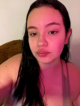 Snapshot of Emily_Taylor2 chatting on October 9, 2025, 1:50 am Emily Taylor2 online show from October 9, 2025, 1:50 am