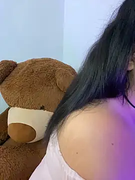 Snapshot of Emily_Taylor2 chatting on November 1, 2025, 4:41 am Emily Taylor2 online show from November 1, 2025, 4:41 am